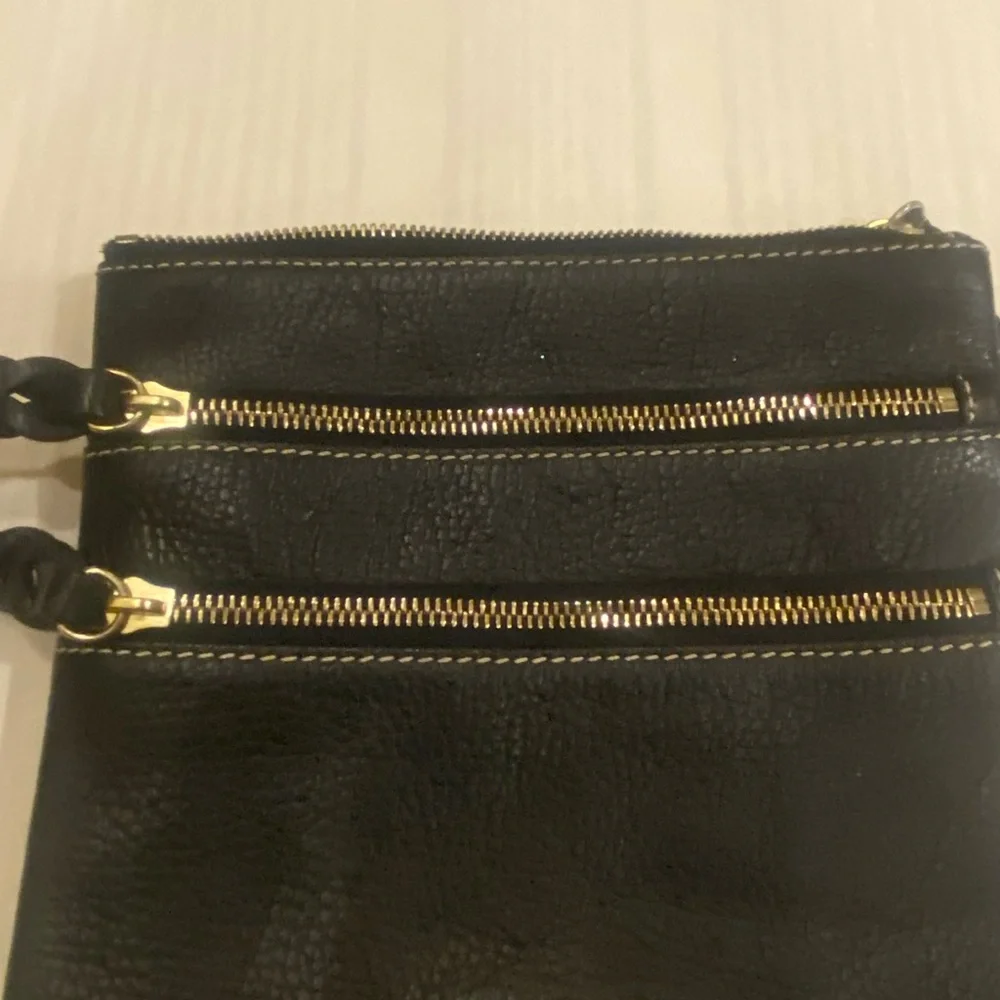 Dooney Bourke cross body - Picture 9 of 10